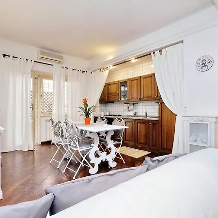 Apartament With Awesome Terrace Rzym